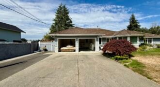 LANGLEY – 3 BEDROOM, 2 BATHROOM LAKESIDE HOME