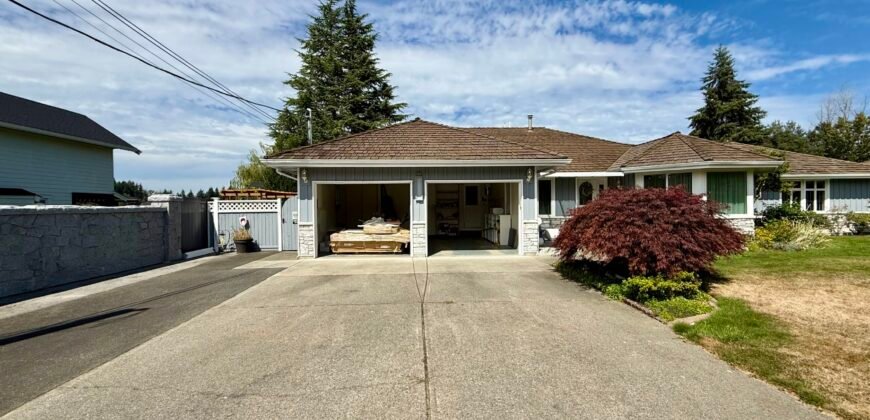 LANGLEY – 3 BEDROOM, 2 BATHROOM LAKESIDE HOME