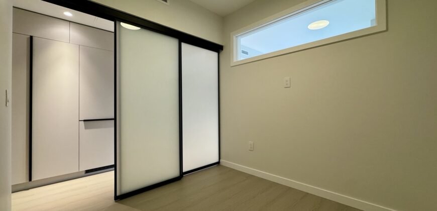 BURQUITLAM – 1803 ELMWOOD – JUNIOR 1 BEDROOM, 1 BATHROOM CONDO