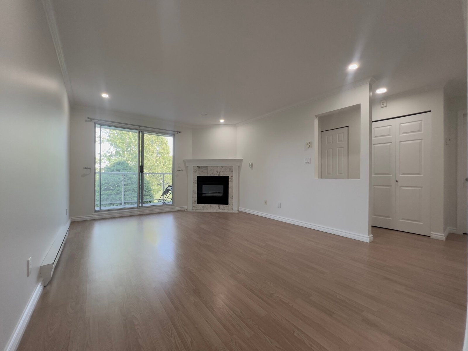 LANGLEY – Spacious 2 Bedroom, 2 Bathroom Apartment