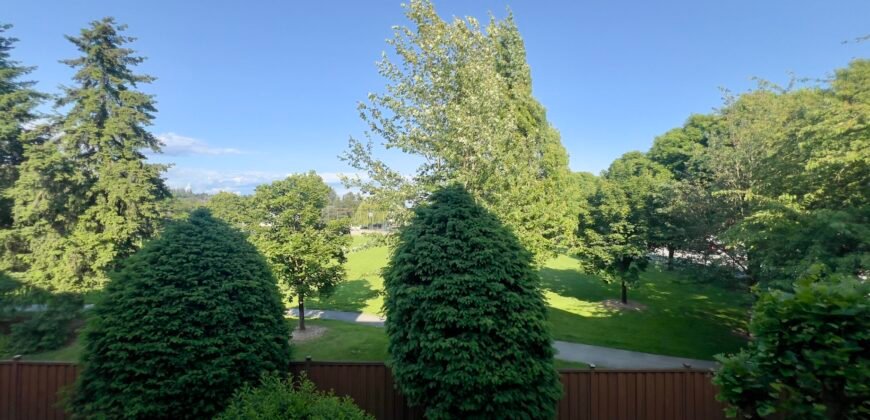 LANGLEY – Spacious 2 Bedroom, 2 Bathroom Apartment