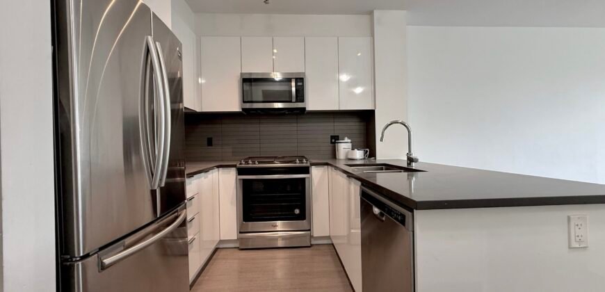 SOUTH SURREY – 2 BEDROOM, 2 BATHROOM CONDO
