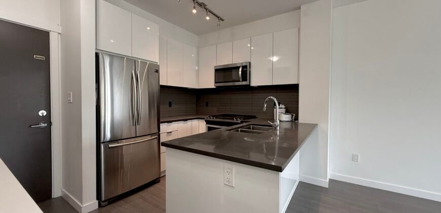 SOUTH SURREY – 2 BEDROOM, 2 BATHROOM CONDO
