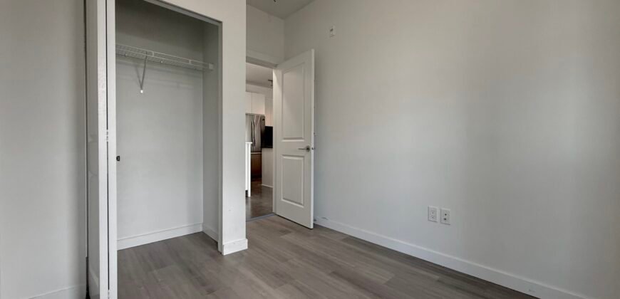 SOUTH SURREY – 2 BEDROOM, 2 BATHROOM CONDO