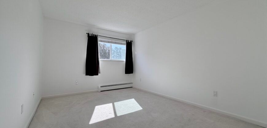 South Surrey – 2 Bed 1 Bath