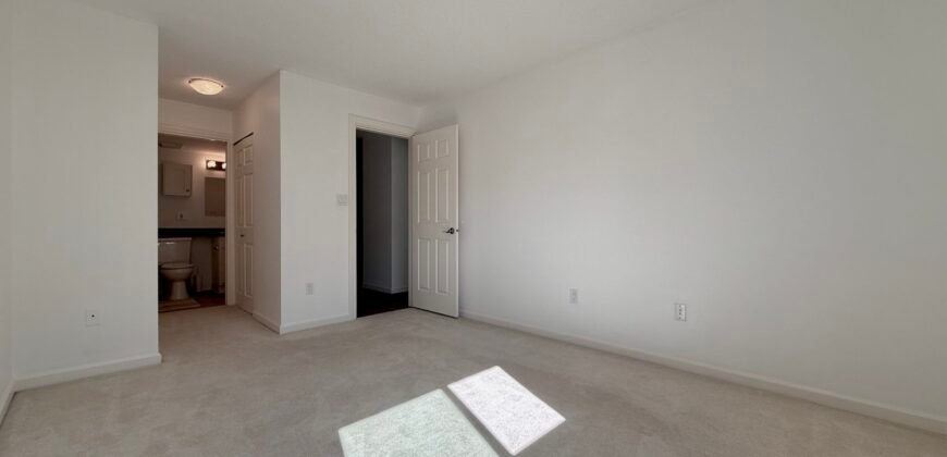 South Surrey – 2 Bed 1 Bath