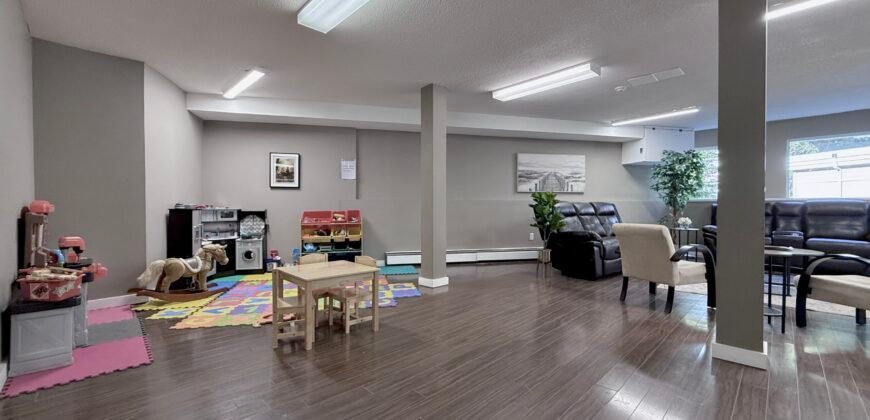 South Surrey – 2 Bed 1 Bath