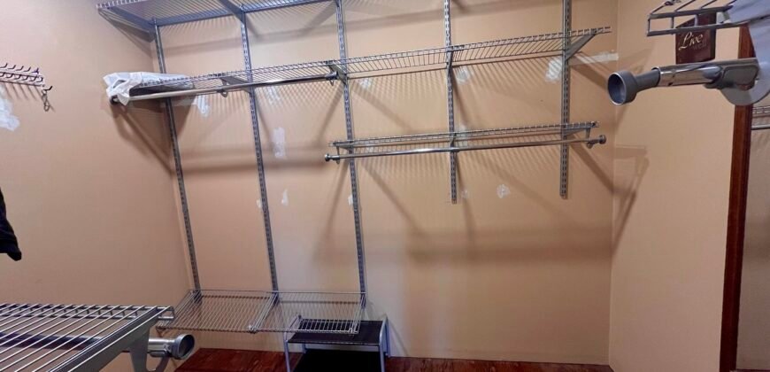SURREY – 3 BEDROOM, 2.5 BATHROOM HOUSE