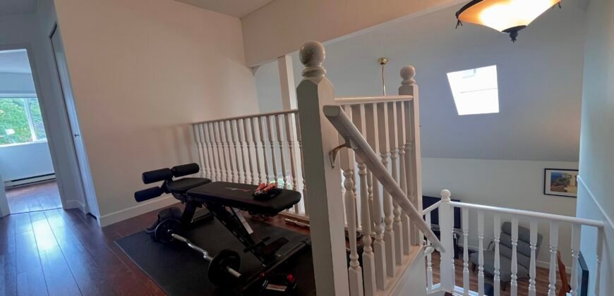 SURREY – 3 BEDROOM, 2.5 BATHROOM HOUSE
