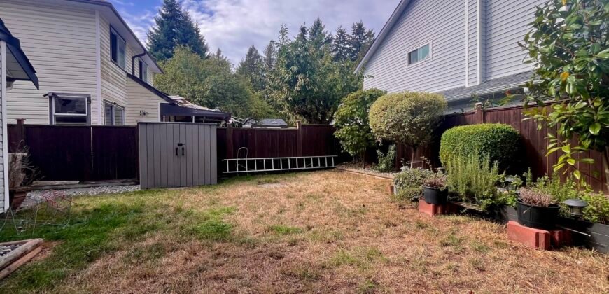 SURREY – 3 BEDROOM, 2.5 BATHROOM HOUSE