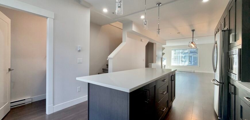 LANGLEY – SPACIOUS 3 BEDROOM, 2.5 BATHROOM TOWNHOME
