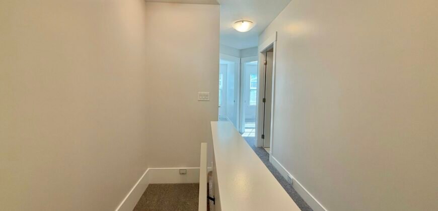 LANGLEY – SPACIOUS 3 BEDROOM, 2.5 BATHROOM TOWNHOME