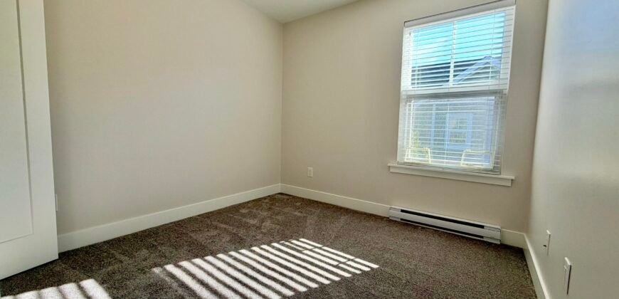 LANGLEY – SPACIOUS 3 BEDROOM, 2.5 BATHROOM TOWNHOME
