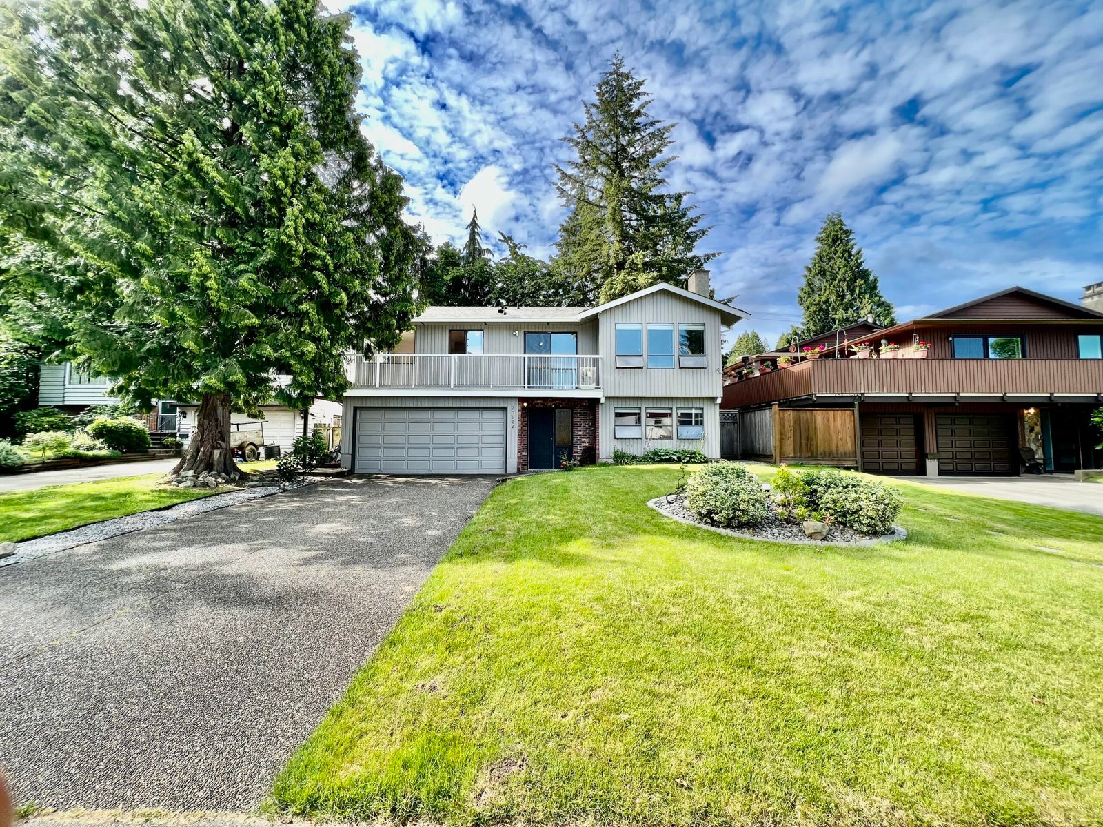 Walnut Grove – 5 BEDROOM, 3 BATHROOM HOUSE