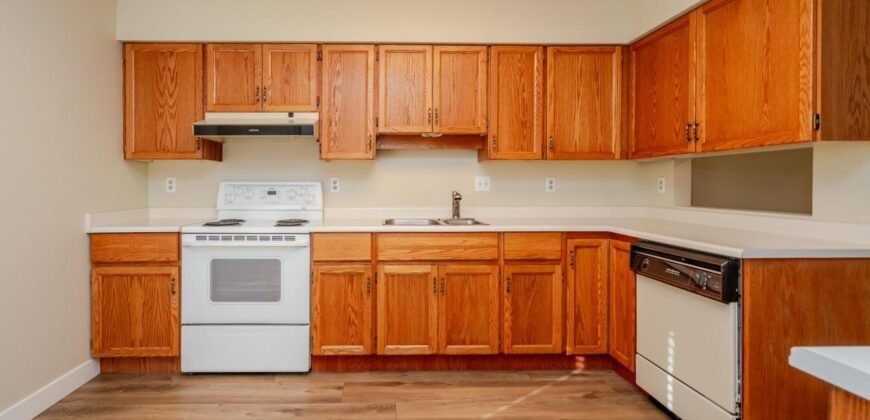 LANGLEY – 2 BEDROOM, 2 BATHROOM TOWNHOUSE