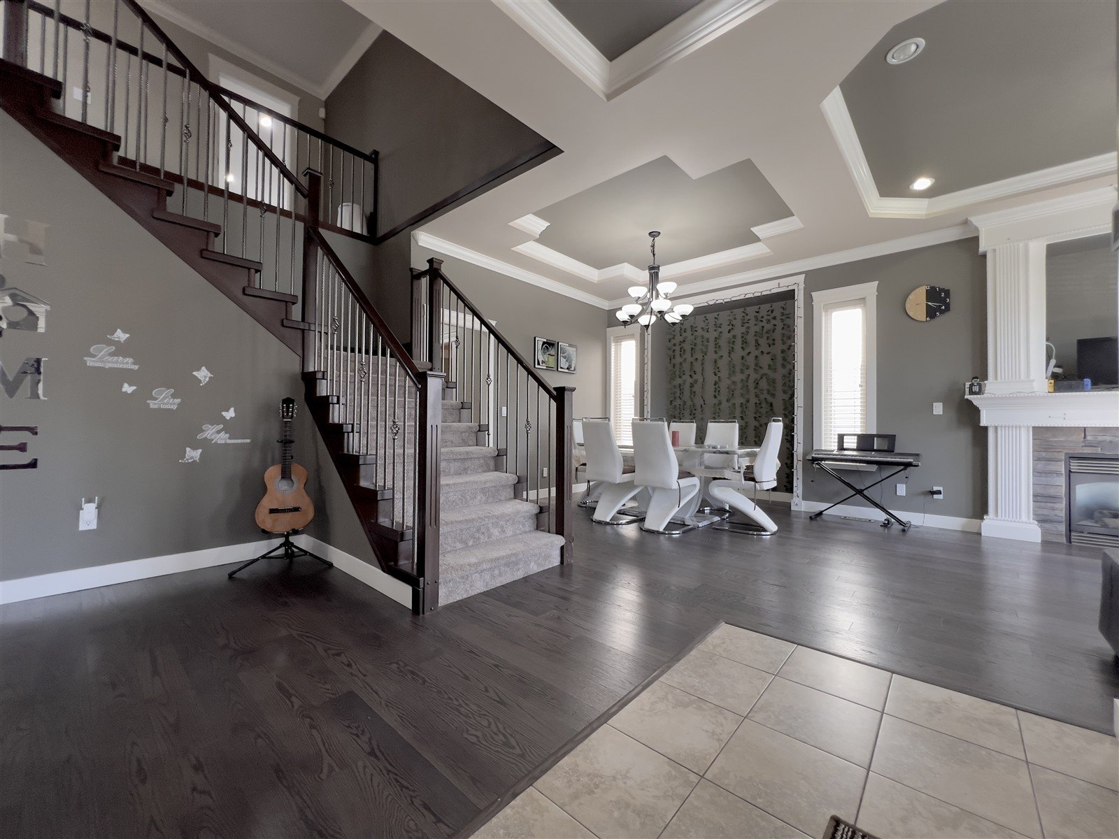 CLAYTON – 19151 69 AVENUE – 5 BEDROOM, 3.5 BATHROOM UPPER MAIN HOME
