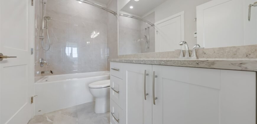 LANGLEY – WALNUT PARK – 2 JUNIOR BEDROOMS, 1 BATHROOM CONDO